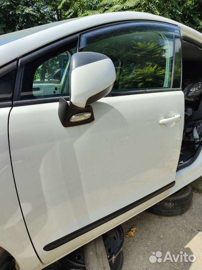 Peugeot 3008 дверь передняя левая