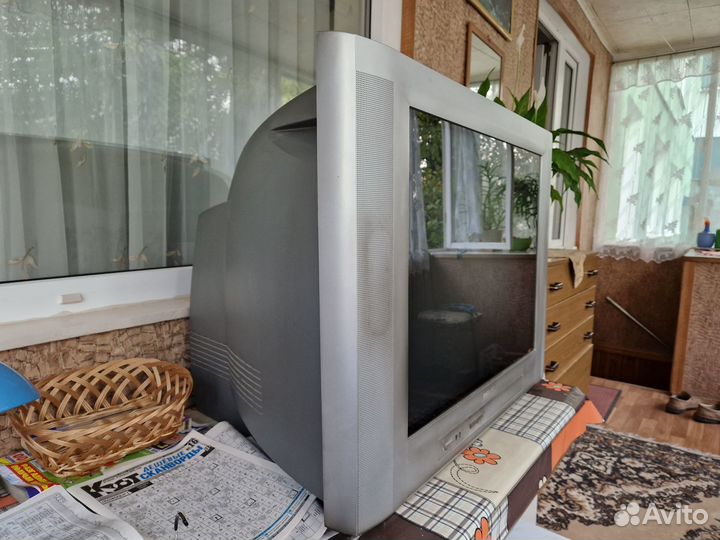 Телевизор Philips 70см