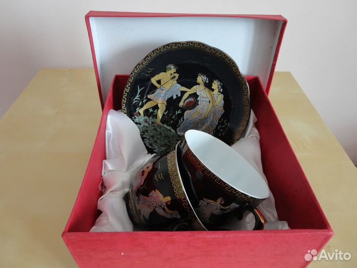 Фарфоровые чашки