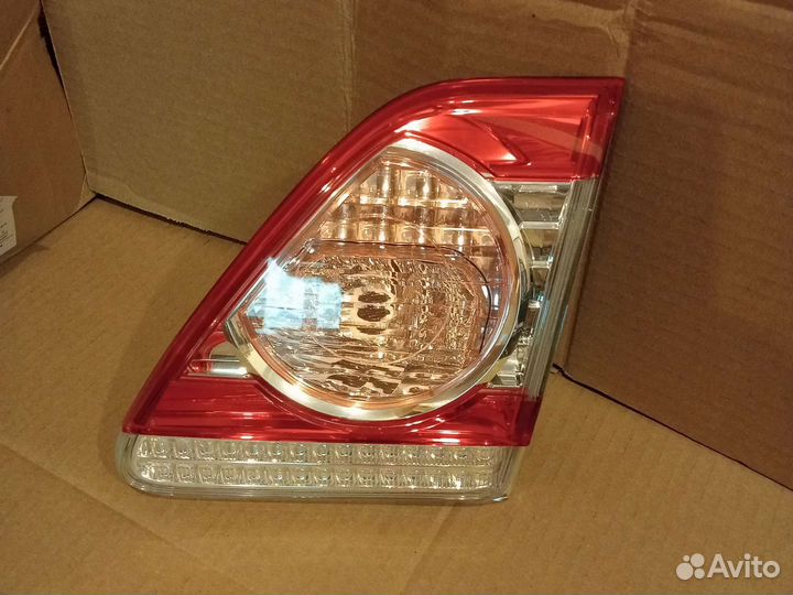 Фонарь внутренний правый королла 150