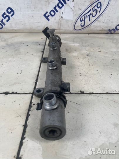 Рампа топливная правая Volkswagen Touareg GP (7L7)