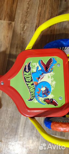 Трехколесный велосипед