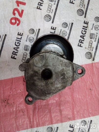 Натяжитель ручейкового ремня Ford Mondeo 1993-2000