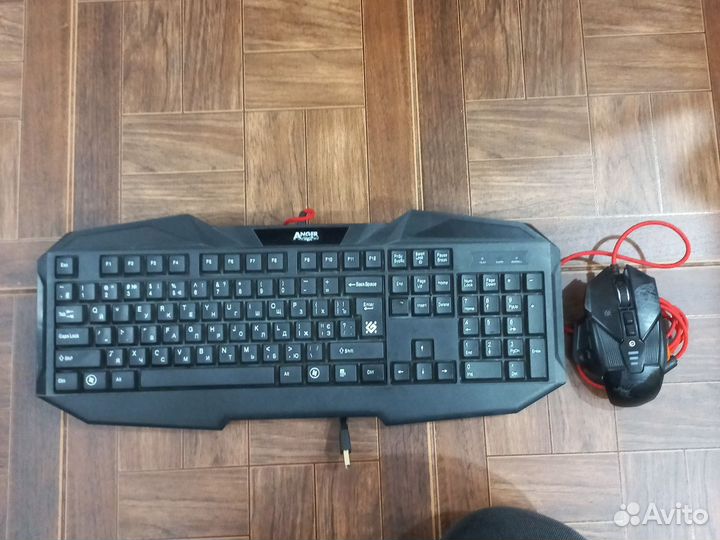 Игровая клавиатура и мышь