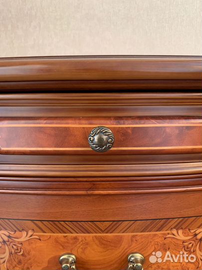 Тумба прикроватная