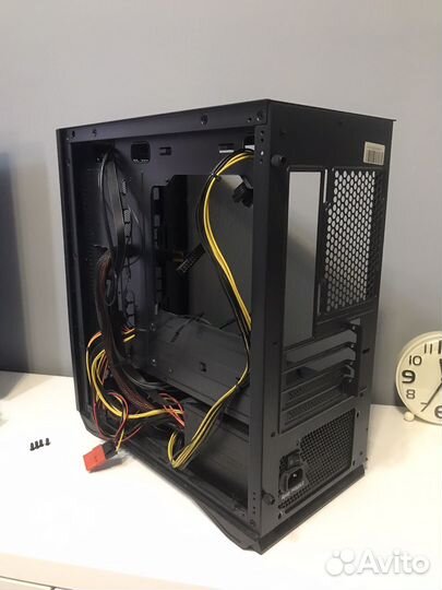 Игровой корпус для пк с Блоком питания