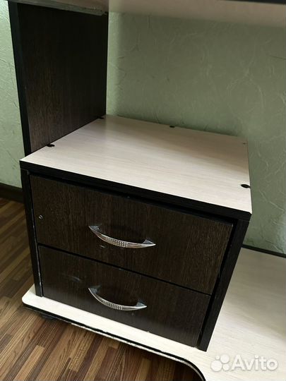 Компьютерный стол