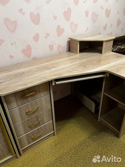 Компьютерный стол