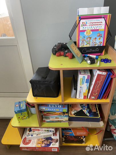 Напольная полка для книг