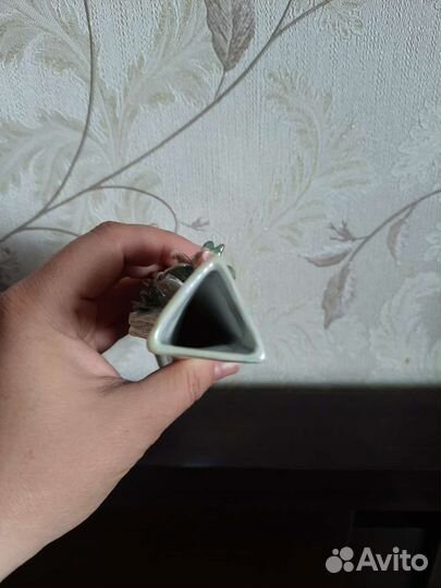 Маленькая вазочка с объёмными цветами