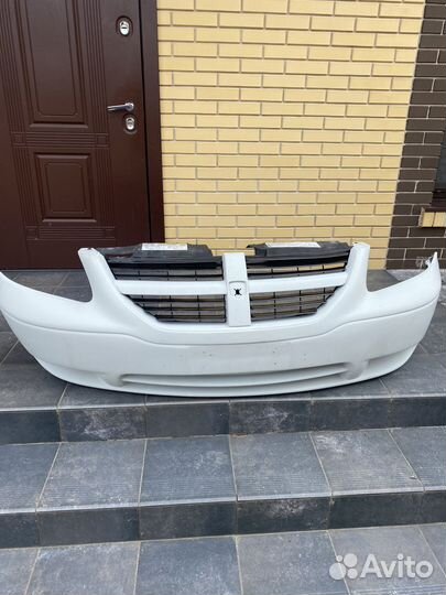 Бампер передний dodge caravan 4