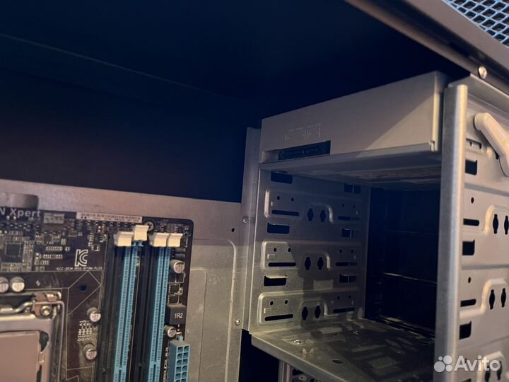 Корпус gigabyte + процессор intel Core i3