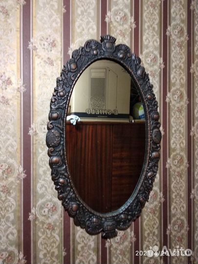 Зеркало настенное