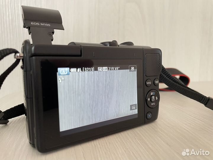 Фотоаппарат Canon EOS M100