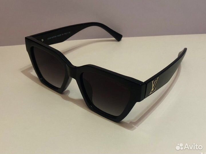 Солнцезащитные очки louis vuitton