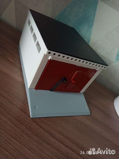 Игрушечный гараж