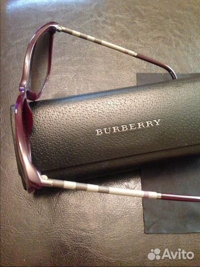Солнцезащитные очки Burberry