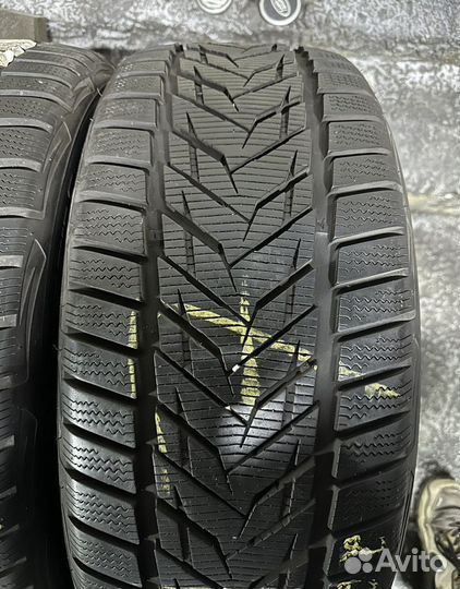 Vredestein Wintrac Xtreme S 225/45 R18 95Y