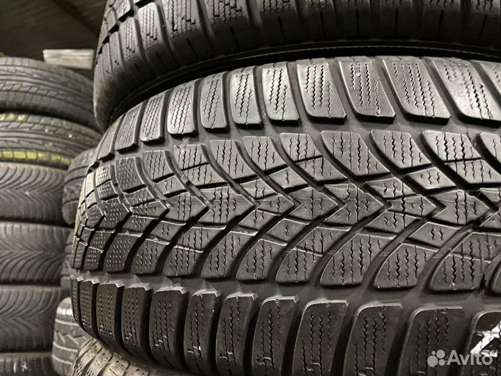 Dunlop SP Winter Sport 4D 205/50 R17 93V