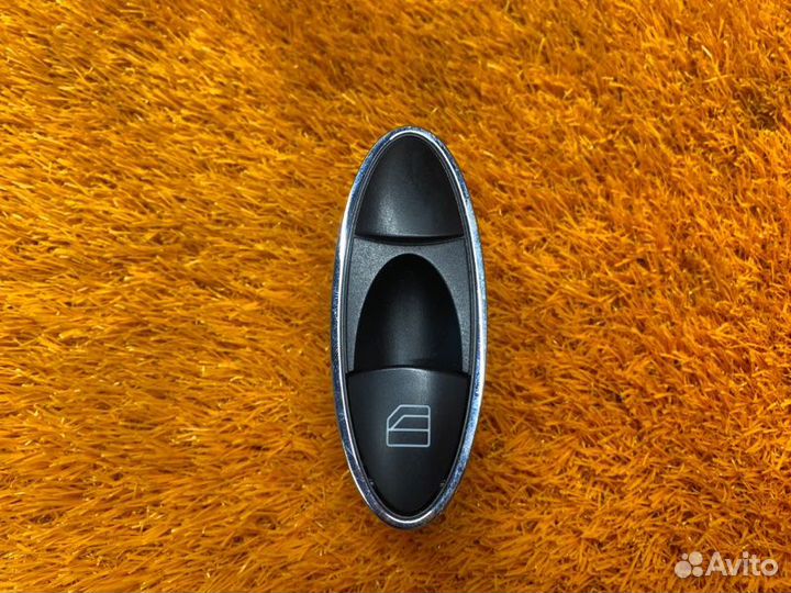 Кнопка стеклоподъемника задняя левая Mercedes-Benz