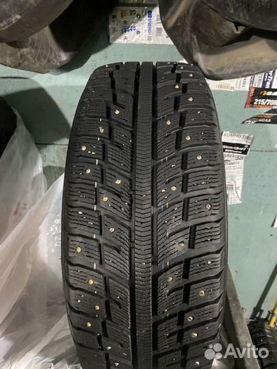 Kumho I'Zen KW22 215/55 R17 98T
