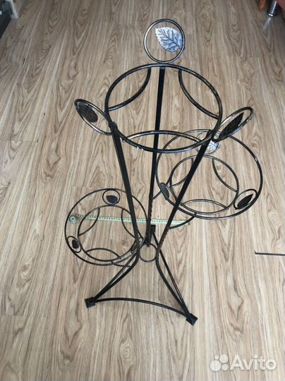 Подставка для цветов металлическая