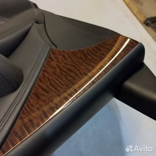 Обшивка двери передняя правая Nissan Patrol Y62