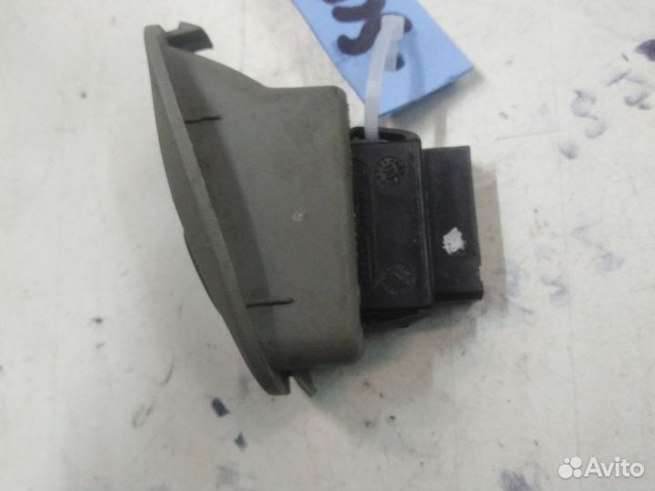 Кнопа стеклоподьемника Renault Scenic