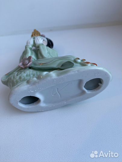 Фарфоровая статуэтка девушка Гейша