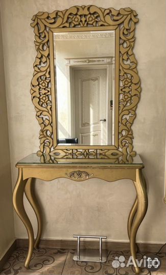 Консоль и зеркало