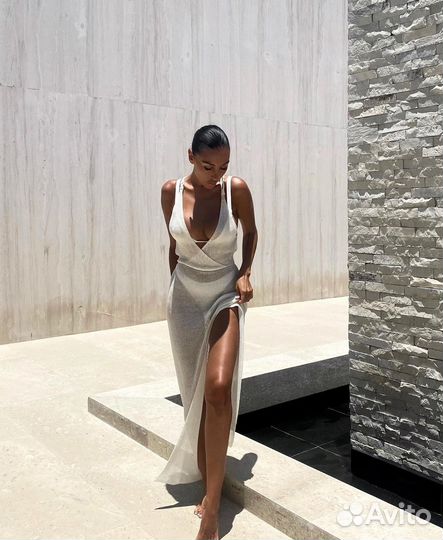 Вязаное пляжное платье