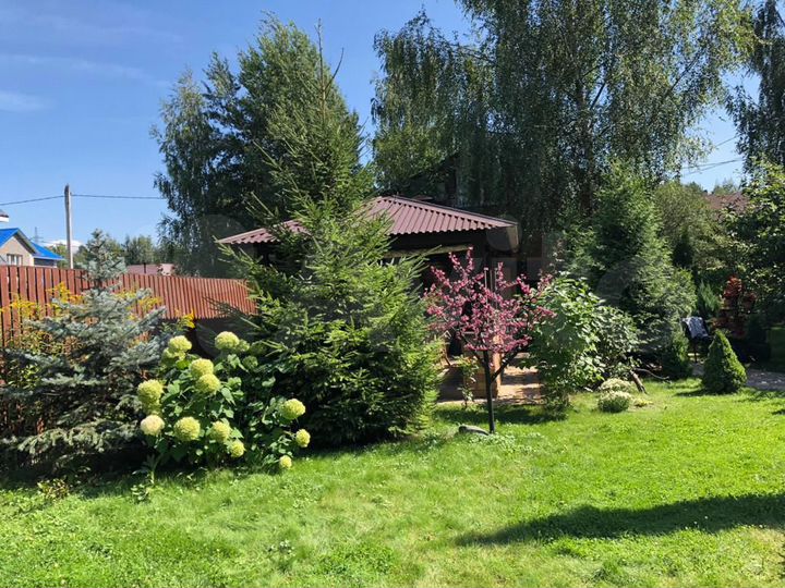 Коттедж 100 м² на участке 7 сот.