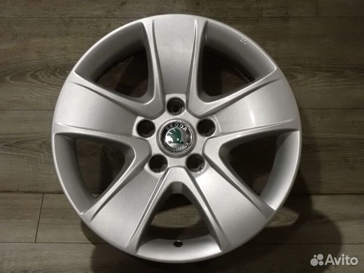 Комплект оригинальных R16 дисков Skoda Octavia 2к