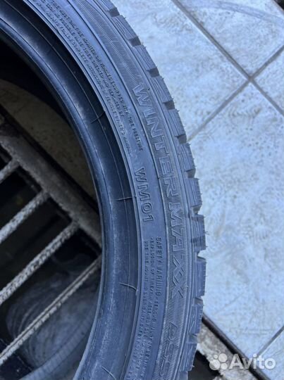 Dunlop Winter Maxx WM01 245/40 R19