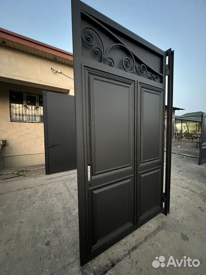 Кованные ворота и калитка