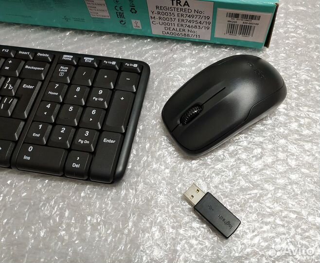 Комплект клавиатура и мышь Logitech MK220