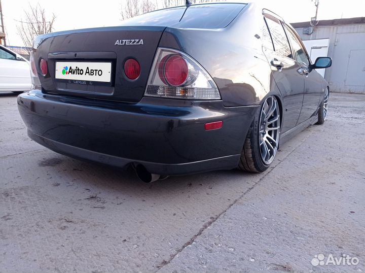 Toyota Altezza 2.0 AT, 2000, 293 000 км