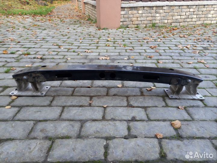 Усилитель заднего бампера Rang Rover 2017