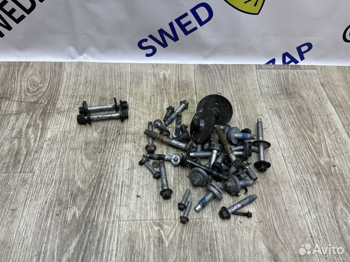 Комплект болтов задней подвески s60, s80