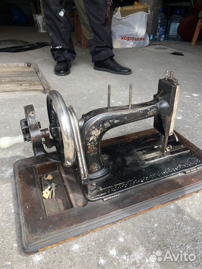 Швейная машина Singer