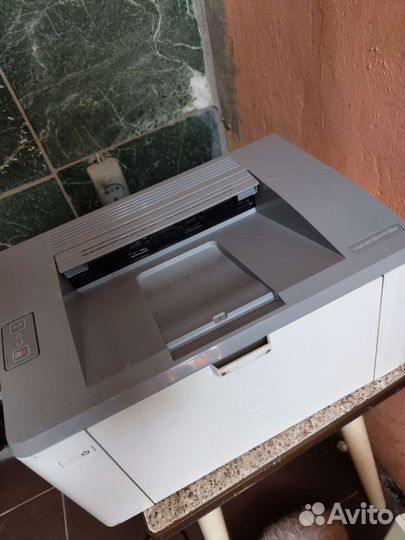 Цветной лазерный принтер HP lazerjet106w