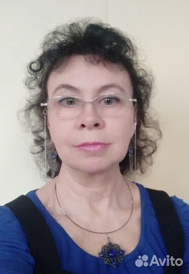 Преподаватель изо