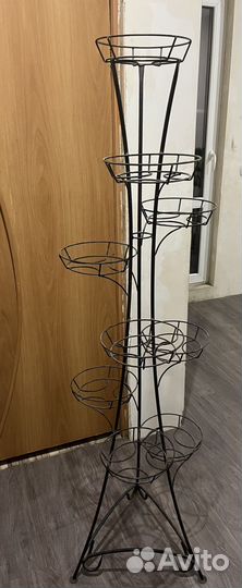 Подставка под цветы металлическая