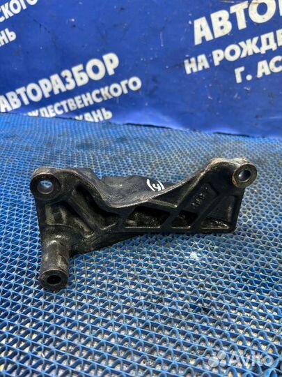 Крепление двигателя Opel Astra H купе Z18XER 2007