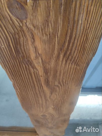 Зеркало настенное в деревянной раме