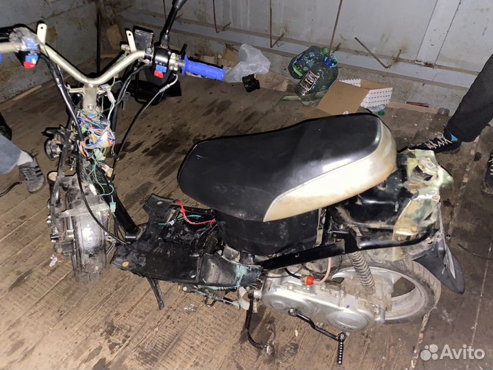 Скутер с очень хорошим торгом 139qmb стант пушка