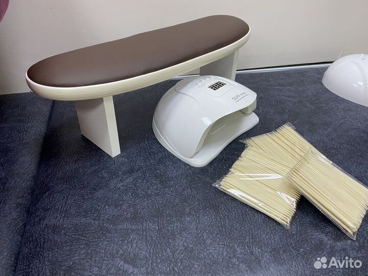 Подлокотник для маникюра.Новый