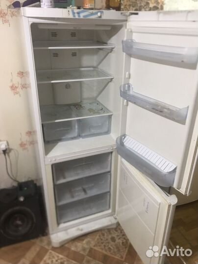 Холодильник Indesit