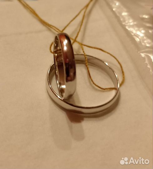 Кольца.белое золото 585 пробы