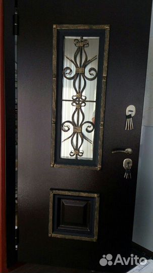 Входная дверь с ковкой Плющ, Диана,Венеция